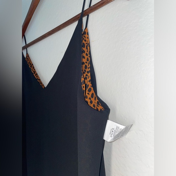 Express Reversible Animal leopard Print V-
Neck Spaghetti Strap Cami Top NWOT - Picture 8 of 11
